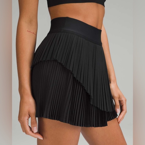 E - Lululemon Tiered Pleats High-Rise Tennis Skirt
Black - Picture 3 of 7